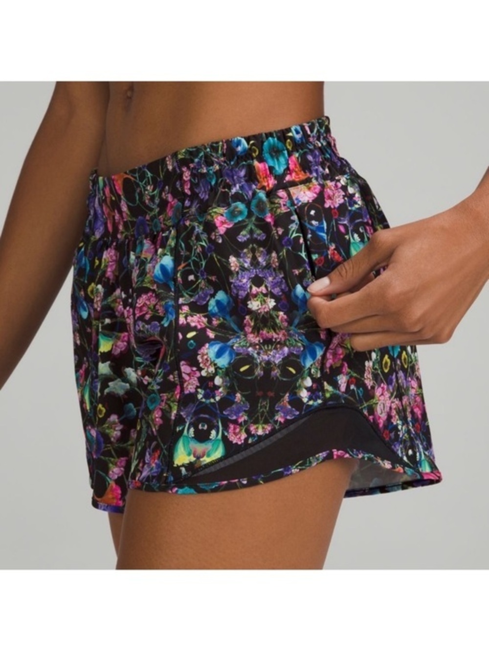 Lululemon Hotty Hot floral shorts Flowerscope Black Multi Black 8